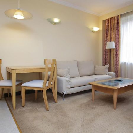 Chagala Atyrau Hotel Buitenkant foto