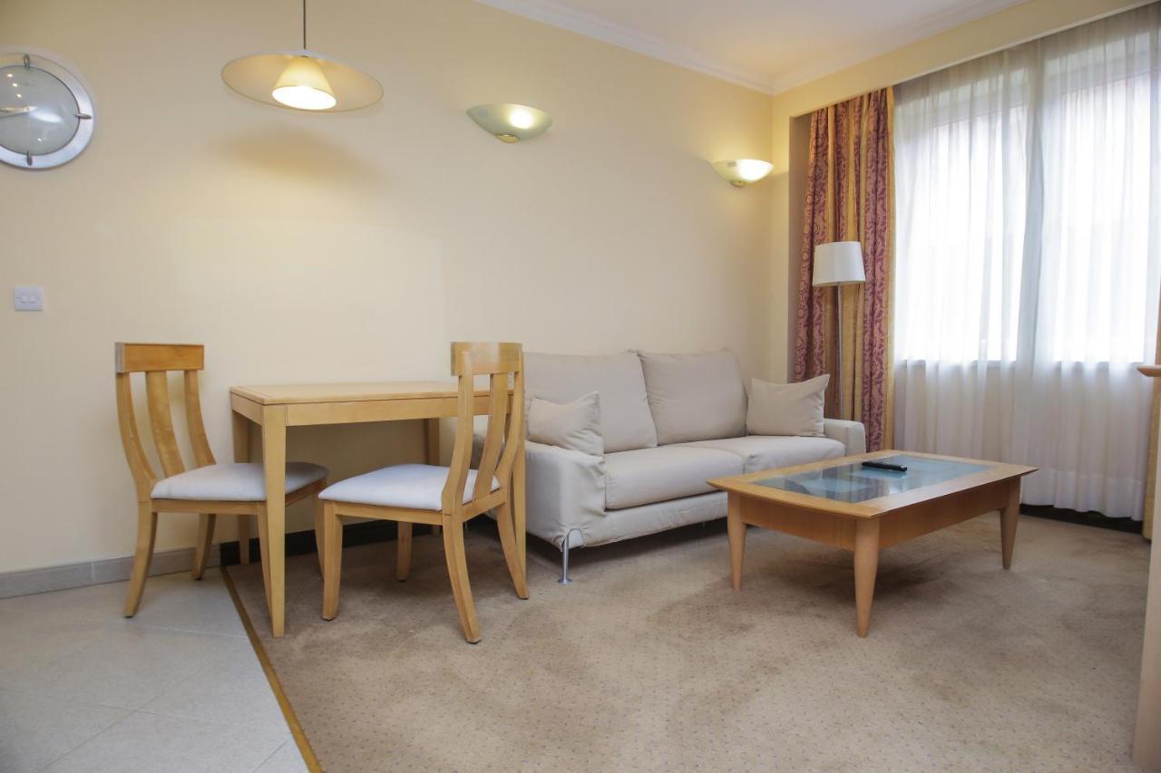 Chagala Atyrau Hotel Buitenkant foto