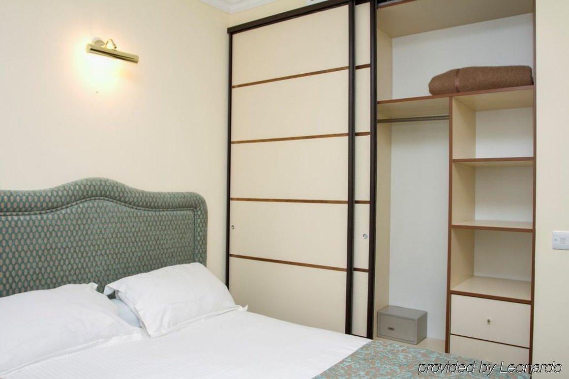 Chagala Atyrau Hotel Buitenkant foto