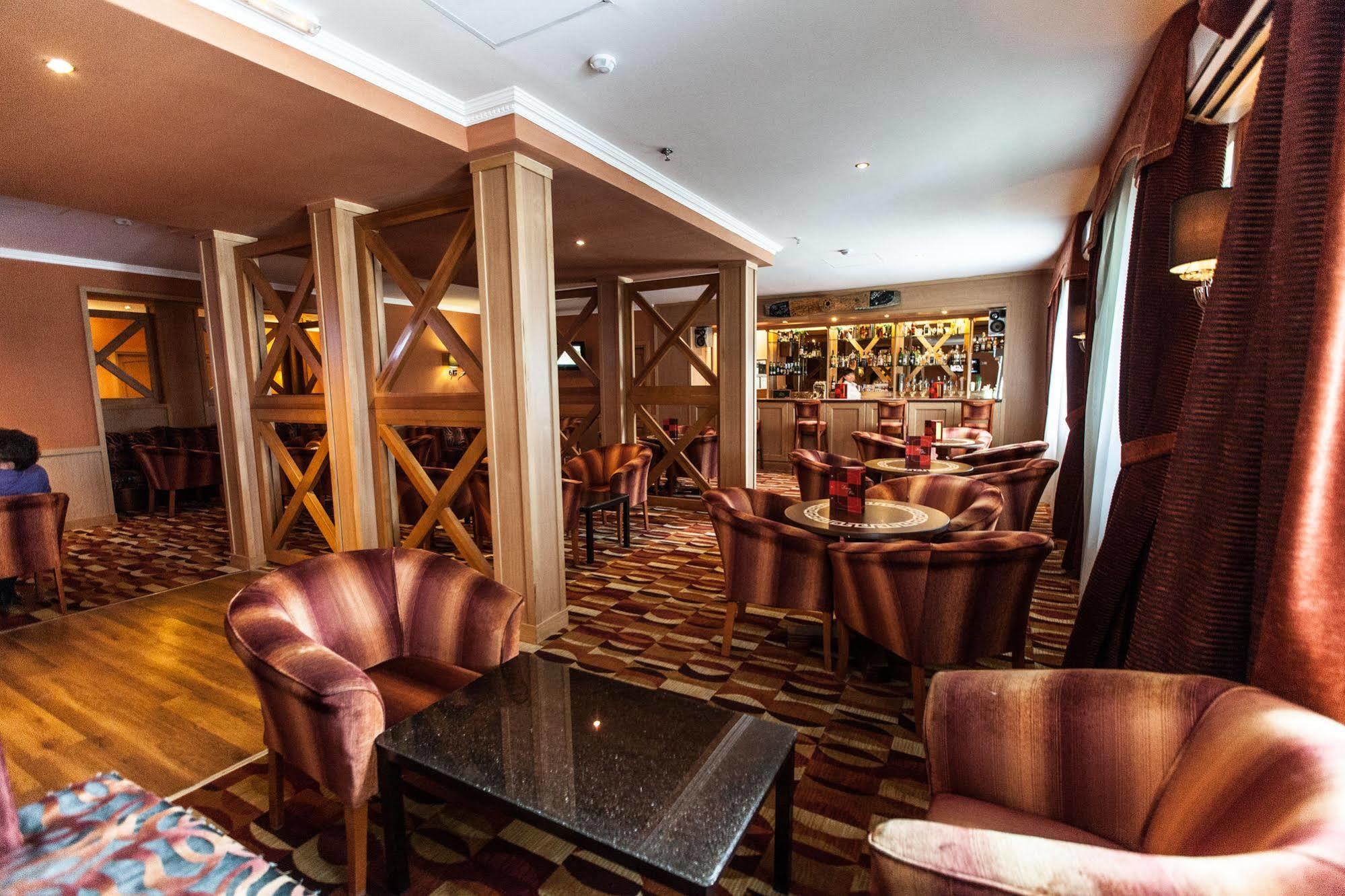 Chagala Atyrau Hotel Buitenkant foto