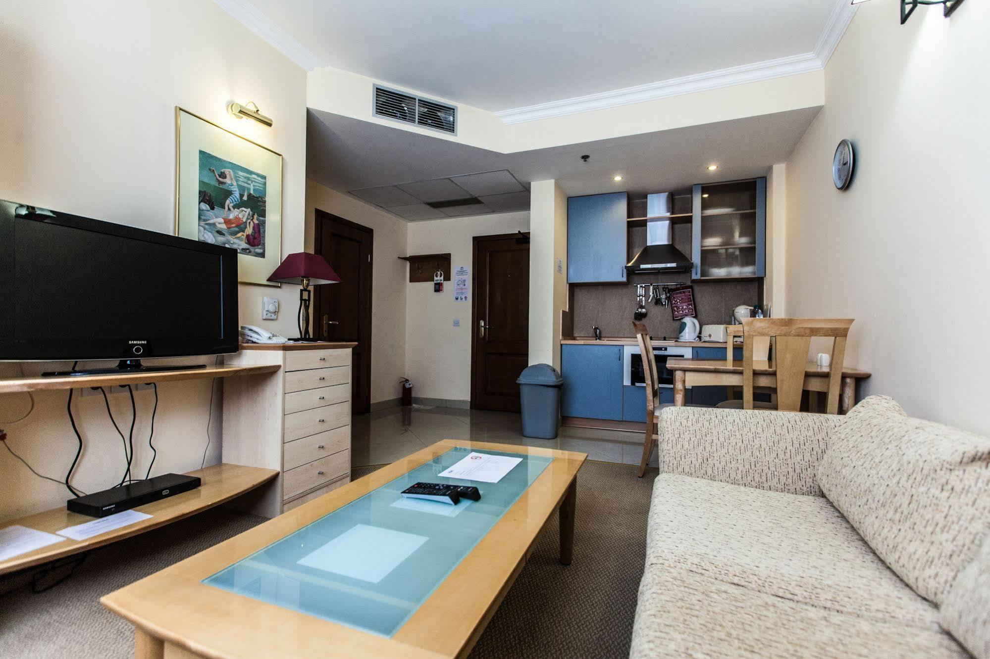 Chagala Atyrau Hotel Buitenkant foto